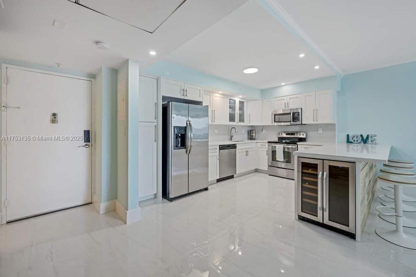 Picture of 19370 Collins Ave # 1121, Sunny Isles Beach FL 33160