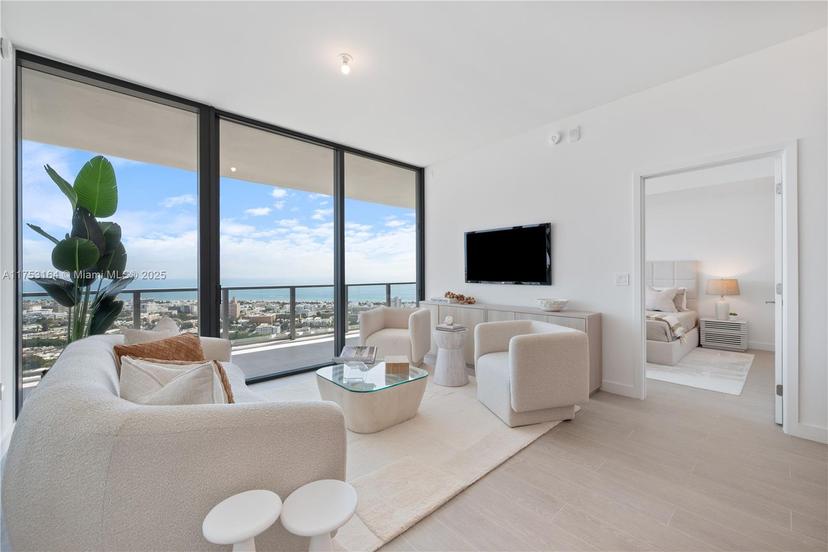 Picture of 500 Alton # 3304, Miami Beach FL 33139