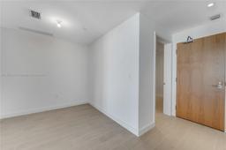 Picture of 500 Alton # 3304, Miami Beach, FL 33139