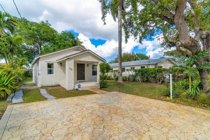 Picture of 30 SW 7Th St, Hallandale Beach FL 33009