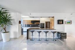 Picture of 19195 NE 36Th Ct # 909, Aventura, FL 33180
