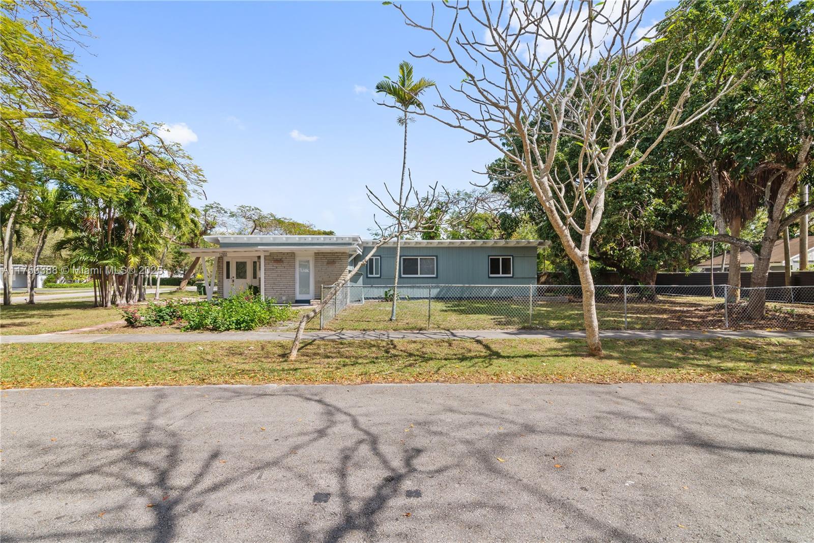 Picture of 12955 NE 11Th Ave, North Miami, FL 33161
