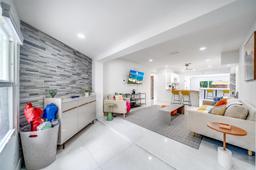 Picture of 362 Glouchester St, Boca Raton, FL 33487