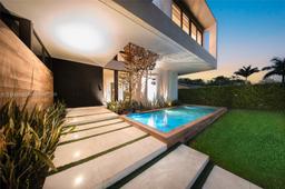 Picture of 418 Sunset Dr, Hallandale Beach, FL 33009