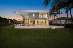 Picture of 418 Sunset Dr, Hallandale Beach, FL 33009