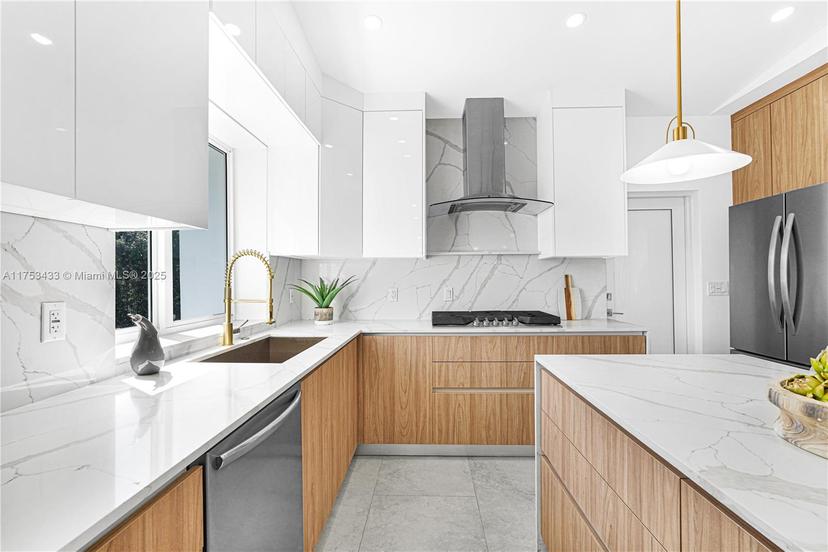Picture of 745 W 51St St, Miami Beach FL 33140