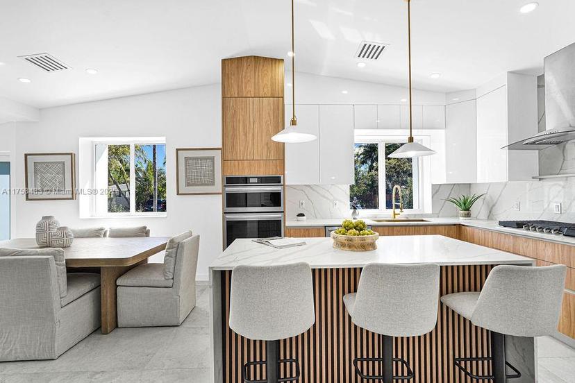 Picture of 745 W 51St St, Miami Beach FL 33140