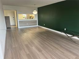 Picture of 10255 NW 9Th St Cir # 7, Miami, FL 33172
