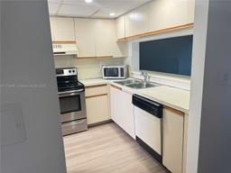 Picture of 10255 NW 9Th St Cir # 7, Miami, FL 33172