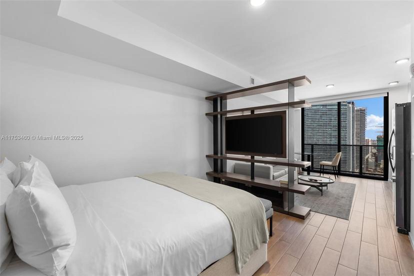 Picture of 398 NE 5Th St # 2904, Miami FL 33132