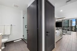 Picture of 398 NE 5Th St # 2904, Miami, FL 33132