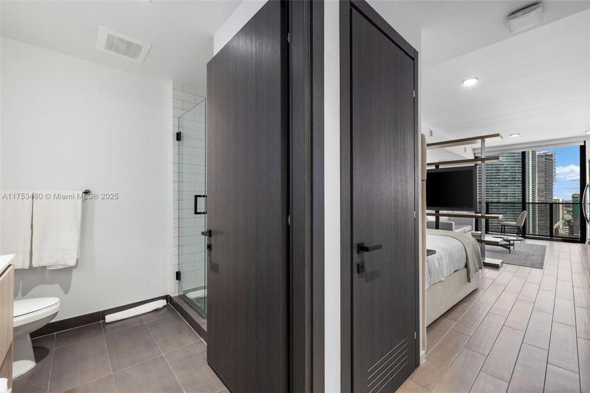 Picture of 398 NE 5Th St # 2904, Miami FL 33132
