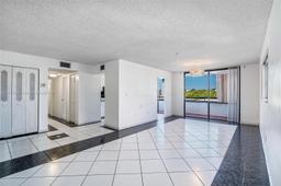 Picture of 7300 Wayne Ave # 317, Miami Beach, FL 33141