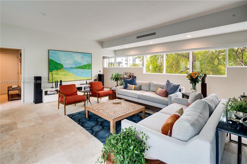 Picture of 2699 Tigertail Ave # 34, Coconut Grove FL 33133