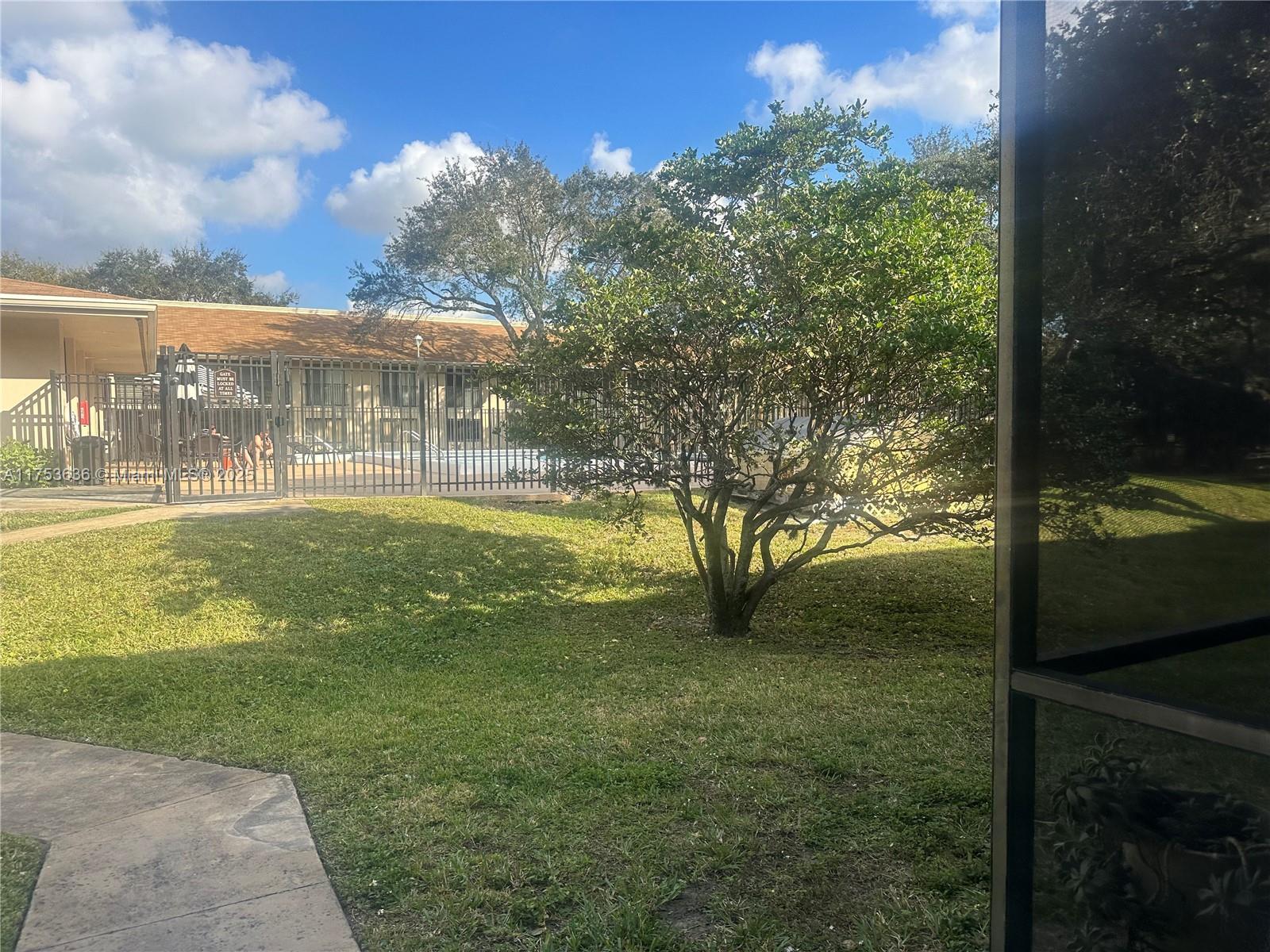 Picture of 5851 Washington St # 84, Hollywood, FL 33121