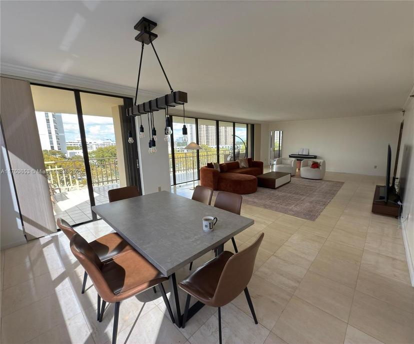 Picture of 11113 NW Biscayne Blvd # 552, Miami FL 33181