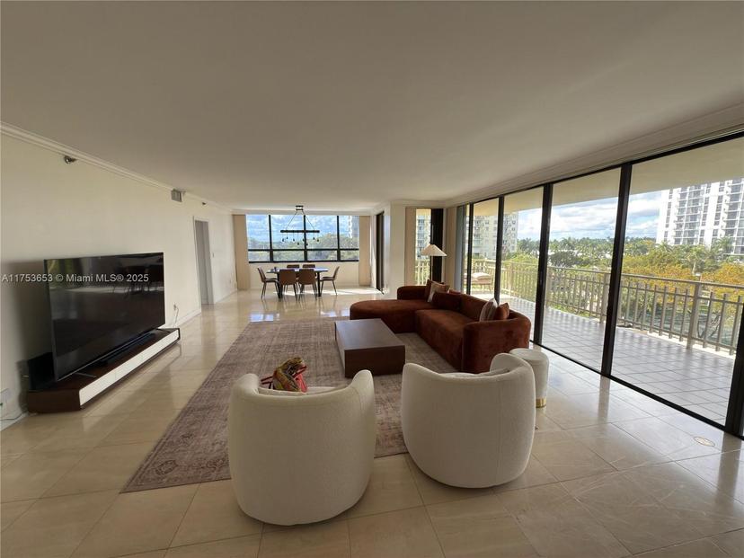 Picture of 11113 NW Biscayne Blvd # 552, Miami FL 33181