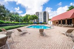 Picture of 3101 N Country Club Dr # 504, Aventura, FL 33180