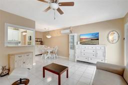 Picture of 58 E Oakridge E # 58, Deerfield Beach, FL 33442