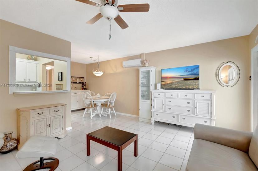 Picture of 58 E Oakridge E # 58, Deerfield Beach FL 33442