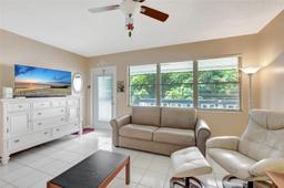 Picture of 58 E Oakridge E # 58, Deerfield Beach, FL 33442