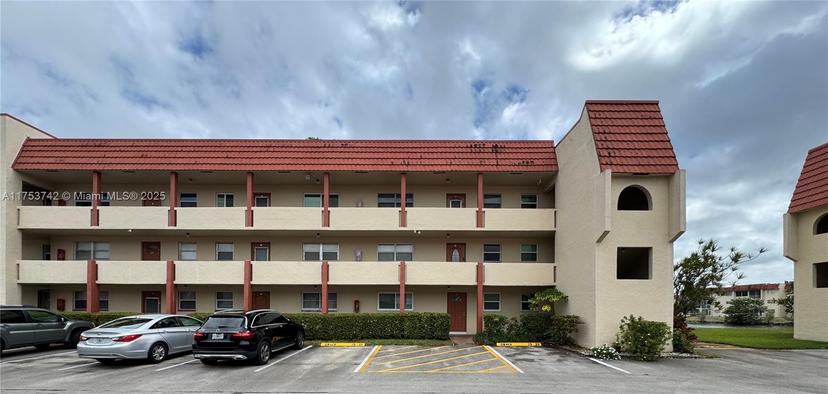 Picture of 8020 N Sunrise Lakes Dr # 112, Sunrise FL 33322
