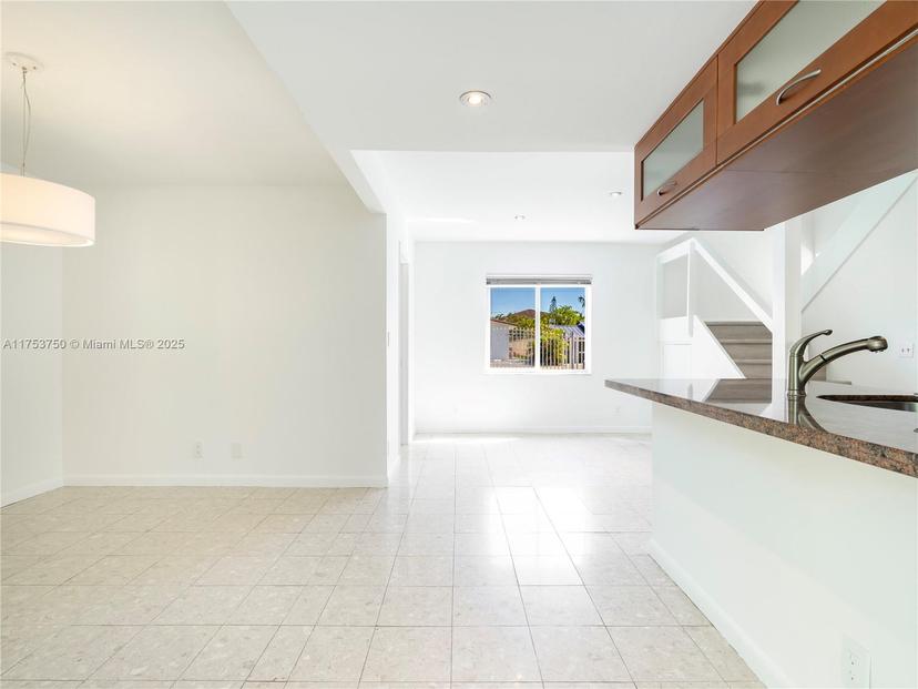 Picture of 1323 NE 5Th Ave, Fort Lauderdale FL 33304