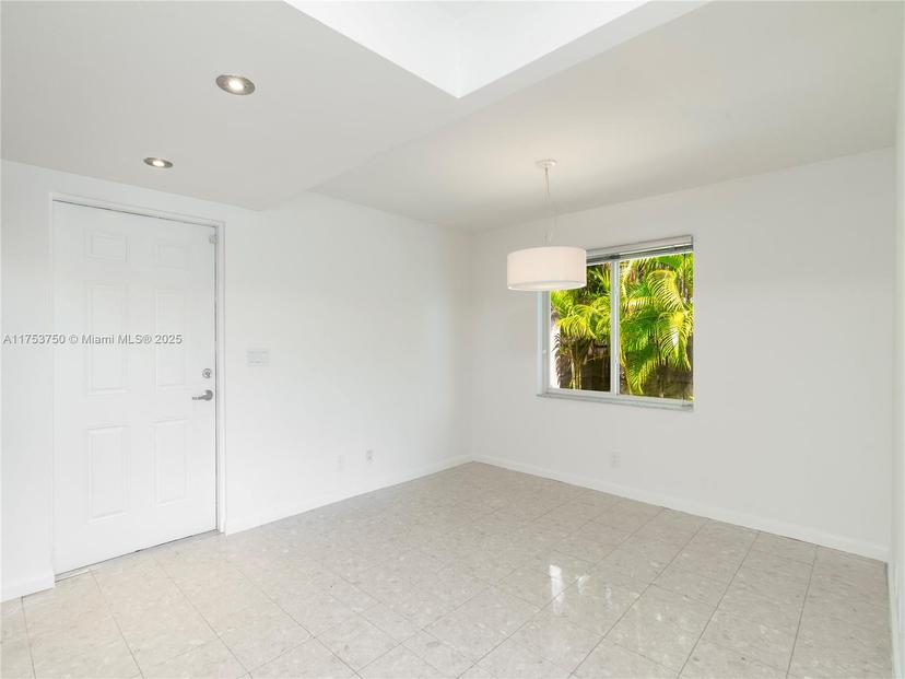Picture of 1323 NE 5Th Ave, Fort Lauderdale FL 33304