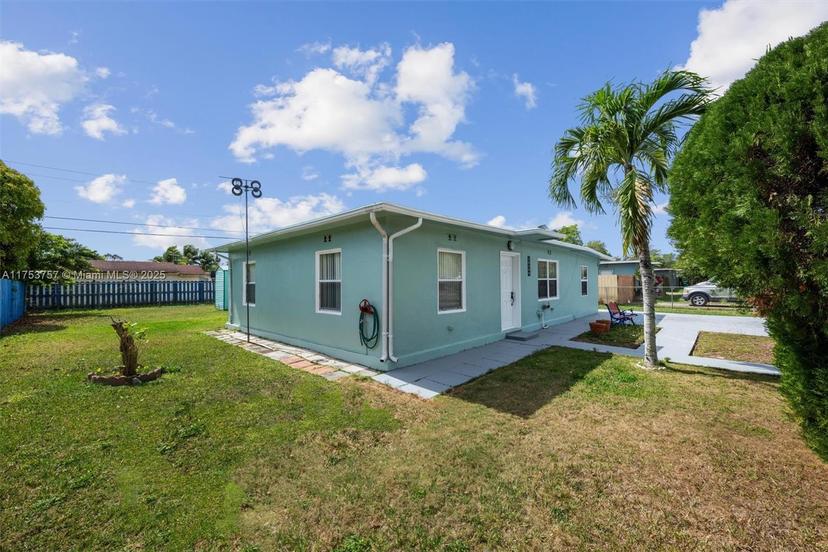 Picture of 15300 Leisure Dr, Homestead FL 33033