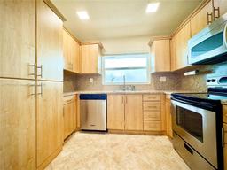 Picture of 9501 Sunrise Lakes Blvd # 306, Sunrise, FL 33322