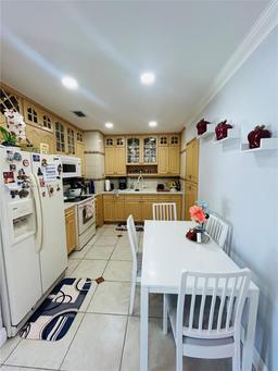 Picture of 7245 W 10Th Ave, Hialeah, FL 33014