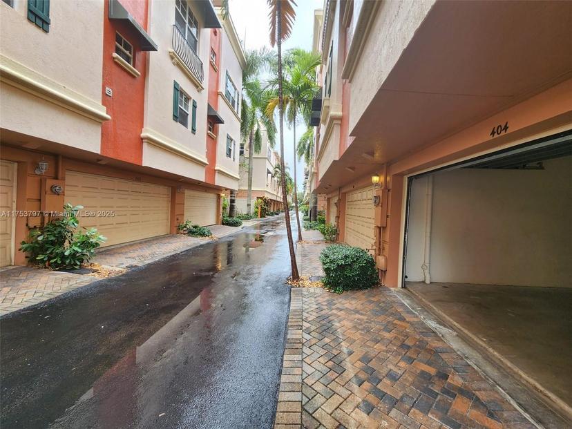 Picture of 1033 NE 17Th Way # 404, Fort Lauderdale FL 33304
