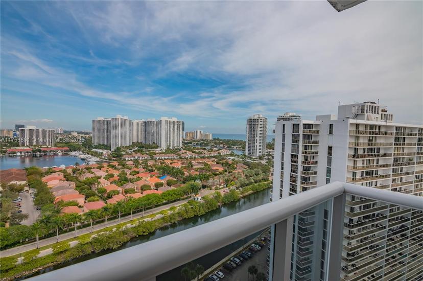 Picture of 3675 N Country Club Dr # 2202, Aventura FL 33180