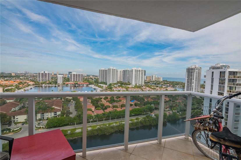 Picture of 3675 N Country Club Dr # 2202, Aventura FL 33180