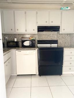 Picture of 6937 Bay Dr # 409, Miami Beach, FL 33141