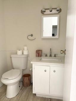 Picture of 6937 Bay Dr # 409, Miami Beach, FL 33141