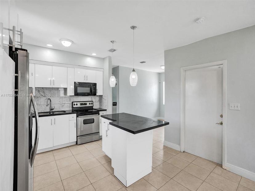 Picture of 3431 Jackson Blvd, Fort Lauderdale FL 33312