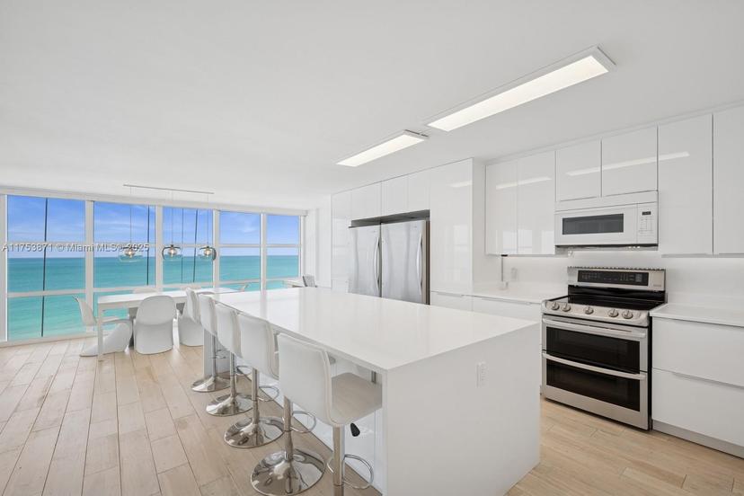 Picture of 6423 Collins Ave # 1006, Miami Beach FL 33141