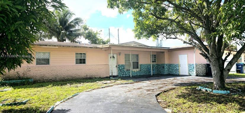 Picture of 4490 NW 171St Ter, Miami Gardens FL 33055