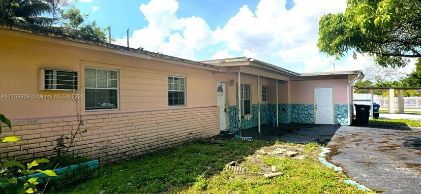 Picture of 4490 NW 171St Ter, Miami Gardens FL 33055