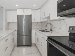 Picture of 20301 W Country Club Dr # 1221, Aventura, FL 33180