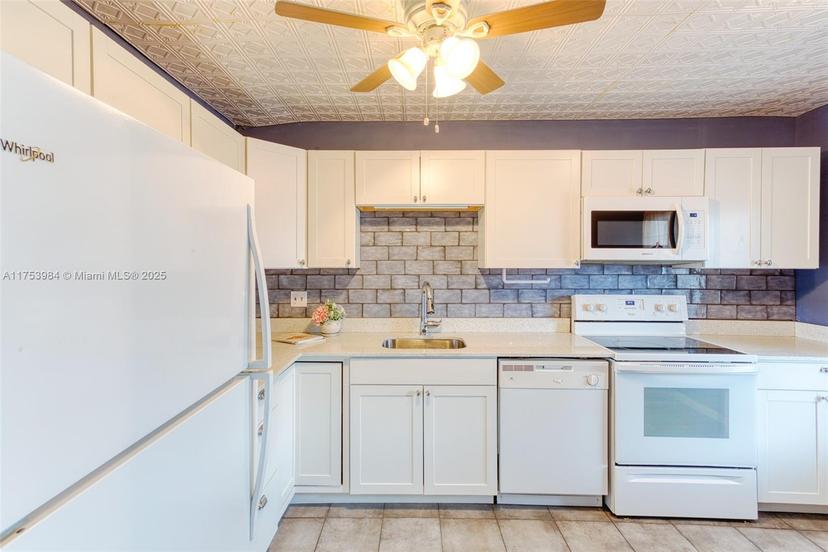 Picture of 2901 NW 46Th Ave # 409, Lauderdale Lakes FL 33313