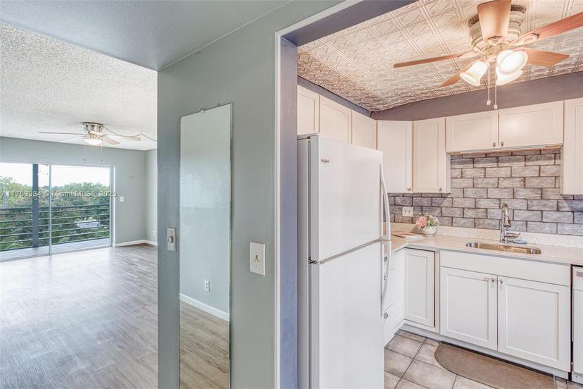 Picture of 2901 NW 46Th Ave # 409, Lauderdale Lakes FL 33313