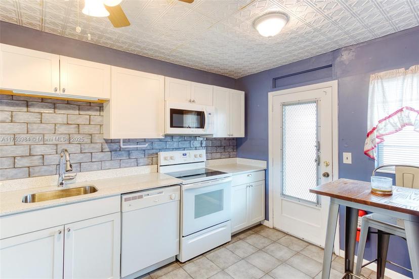 Picture of 2901 NW 46Th Ave # 409, Lauderdale Lakes FL 33313