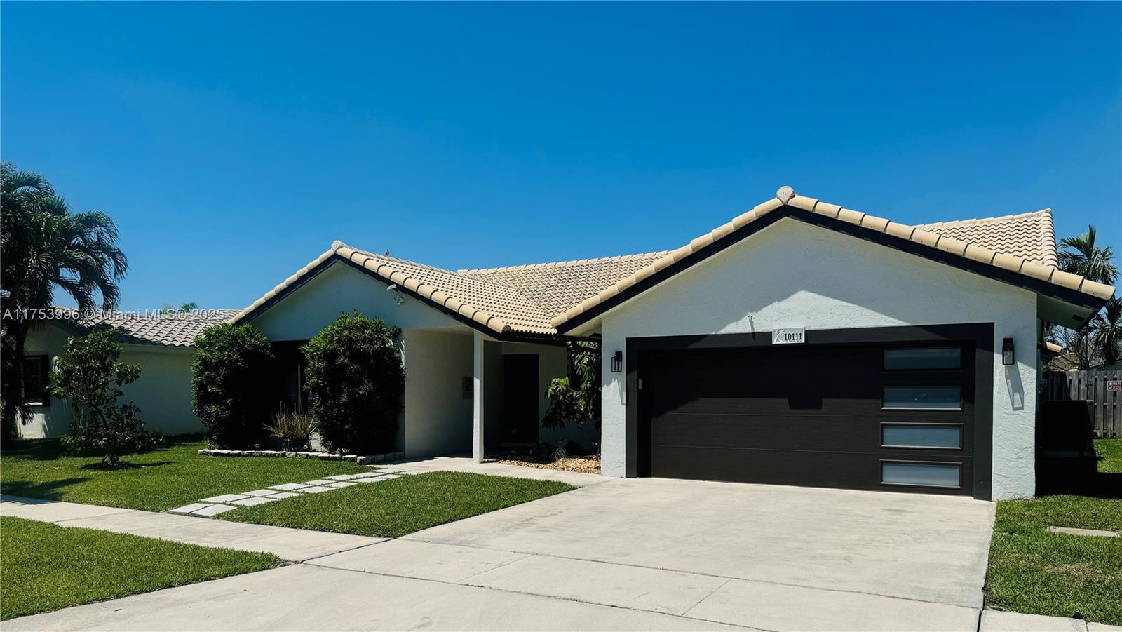 Picture of 10111 SW 16Th Ct, Davie, FL 33324