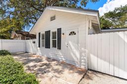 Picture of 3180 Plaza St, Miami, FL 33133