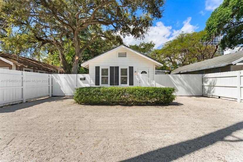 Picture of 3180 Plaza St, Miami FL 33133