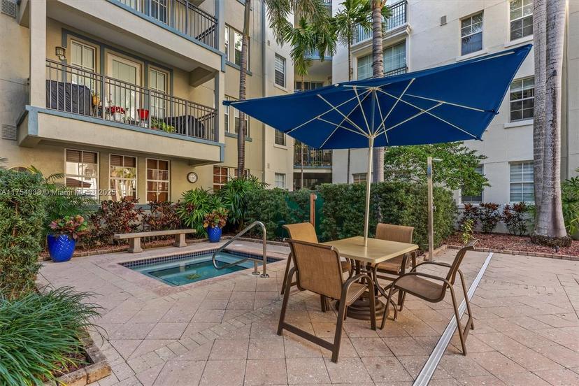 Picture of 533 NE 3Rd Ave # 304, Fort Lauderdale FL 33301