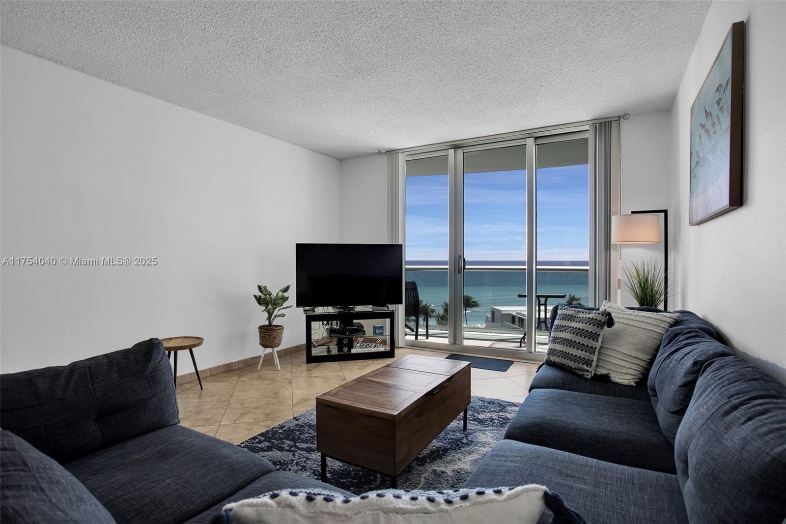 Picture of 3901 S Ocean Dr # 8M, Hollywood, FL 33019