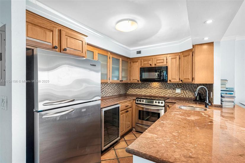 Picture of 5 Island Ave # 15G, Miami Beach FL 33139